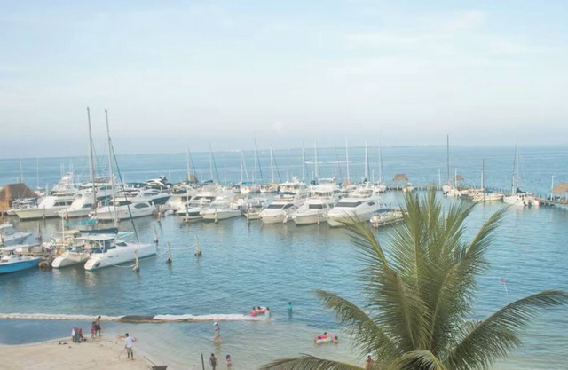 Sunny 1 Bedroom with Marina view in Family Friendly Cancun resort
