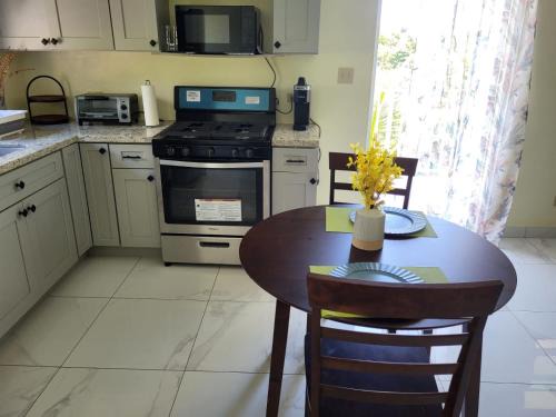 Sunny 2-Bedroom Retreat in Multi-Family Home