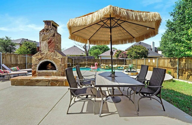 Sunny Allen Stay 4BR/2BA Sparkling Pool + Grill