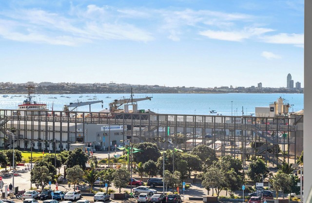 Sunny and Spacious in Wynyard Quarter