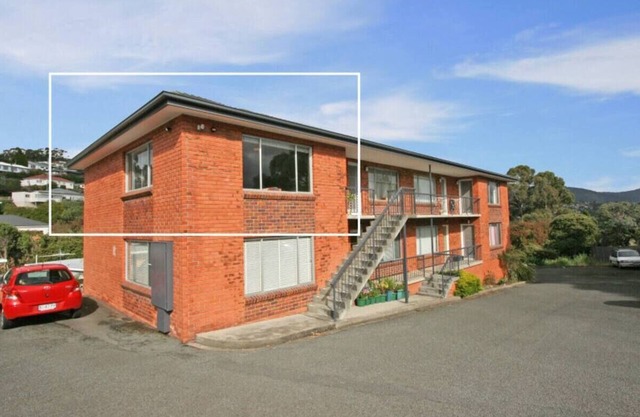 Sunny apartment close to buzzing North Hobart
