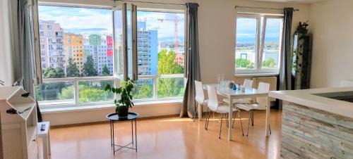 Sunny apartment Prague Letňany