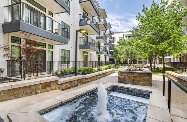 Sunny Arboretum 1BR w/ Gym, Pool & W/D, nr restaurants, by Blueground