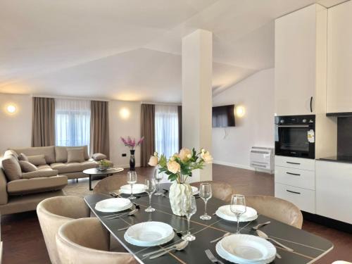 Sunny Bay Apartments