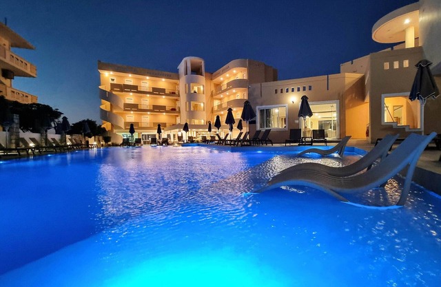 Sunny Bay Hotel