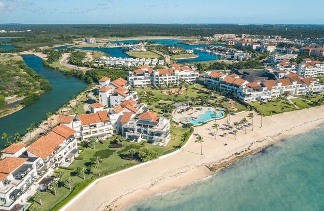 Sunny Beach View Apt at Punta Palmera CBB