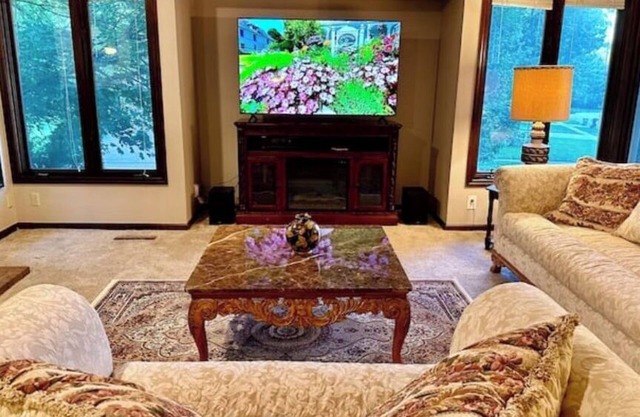 Sunny Brick Home with big Sunroom 4BR, 3BA