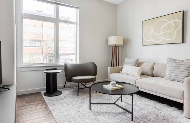 Sunny Cambridgeport 1BR w/ W/D & Gym, near Boston U & MIT, by Blueground