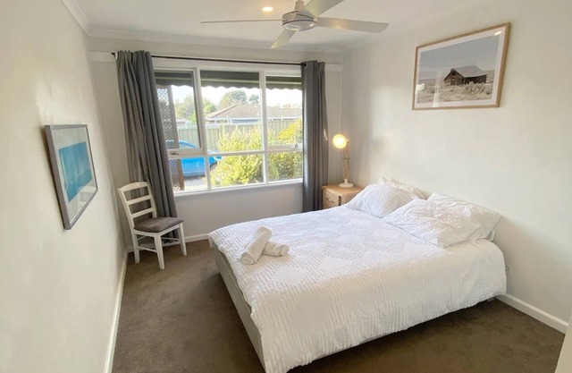 Sunny central stay, entire unit
