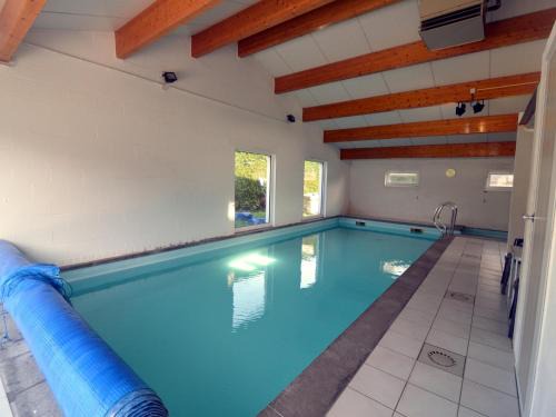 Sunny Cottage with Pool
