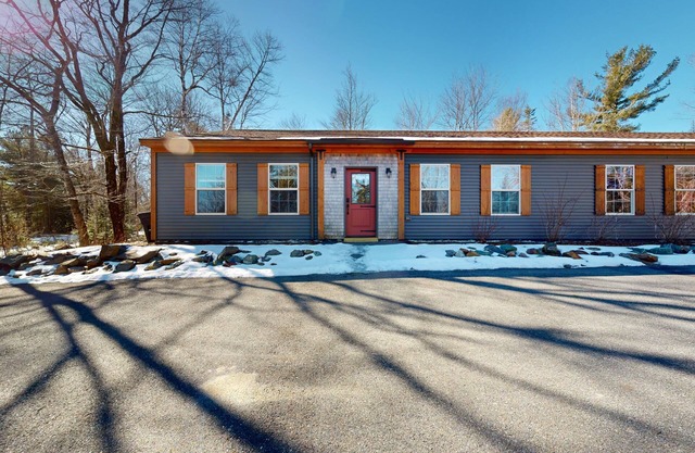 Sunny duplex near forests and lakes with open layout, smart TV, & washer/dryer