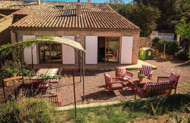 Villa en Fraissé con piscina y playa cerca