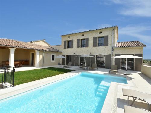 Sunny Villa Retreat in Uzès