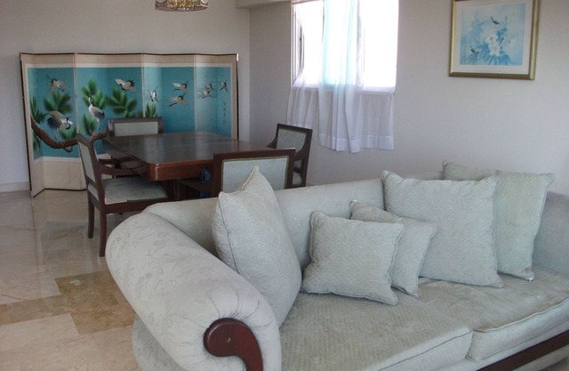 Soleado condominio amueblado en S. D., D. R., tiene capacidad para 6 (3 camas), 3 1/2 BA, Gazcue