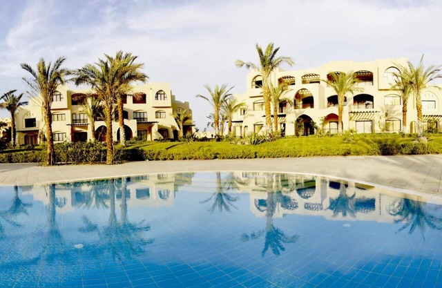 Sunny Garden View in 4 One-Bedroom Suites | Pools, Beach & Tennis Access