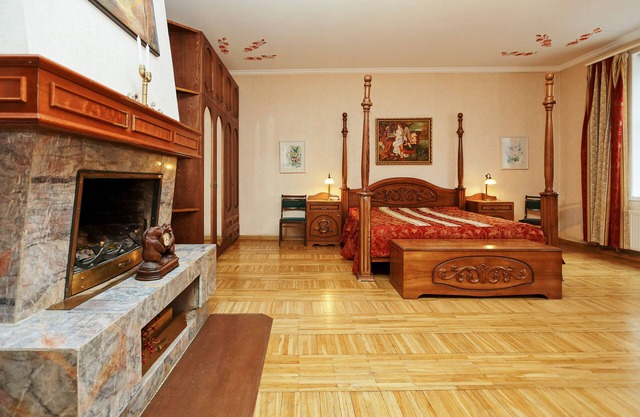 Sunny Grand Apartment By Old Town