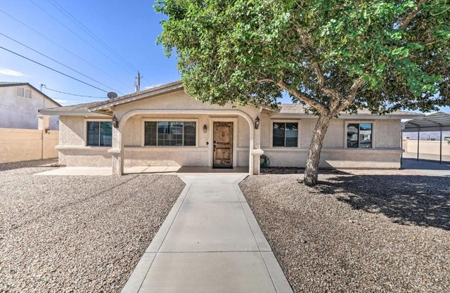 Sunny Lake Havasu Home with Hot Tub, 3 Mi to Beach!