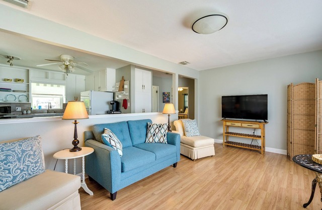 Sunny Lake Wales Getaway - 1 Mi to Downtown
