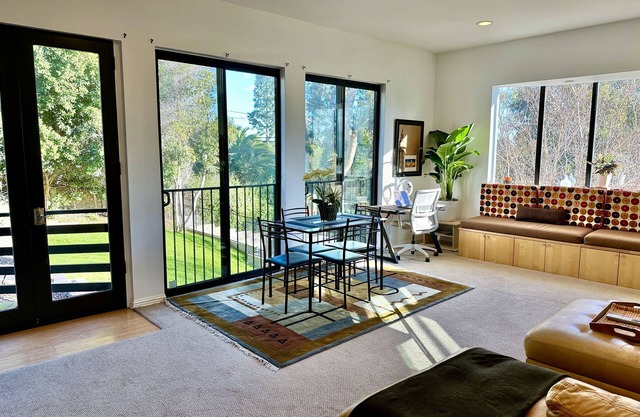 ¡Nuevo! Soleado, grande, que admite mascotas West LA Guesthome - Ubicado en el centro