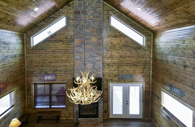 Sunny Loft Lodge | 5 Bed, 5 Bath