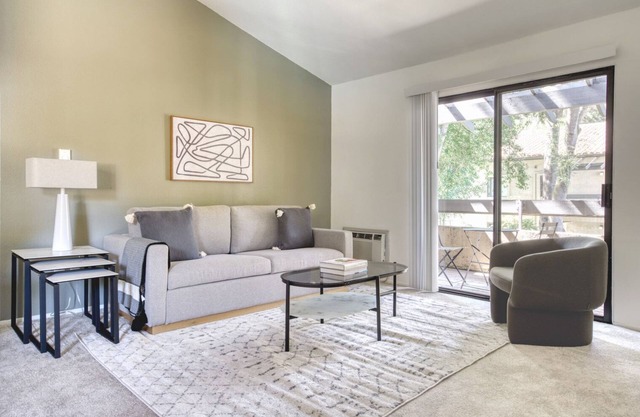 Sunny Mountain View 1BR w/ W/D, Pool & Gym, near Safeway, by Blueground
