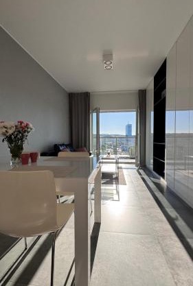 Sunny Nest - Albatross Towers 14th floor