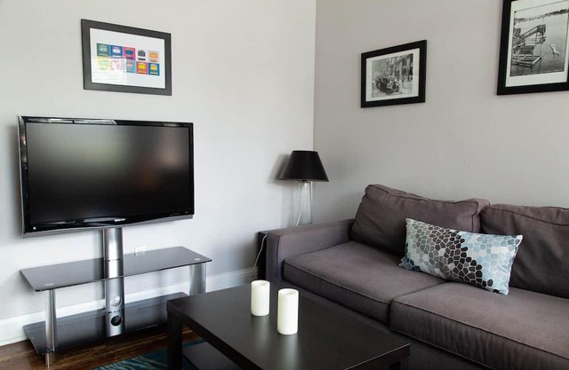 Sunny One Bedroom With Parking