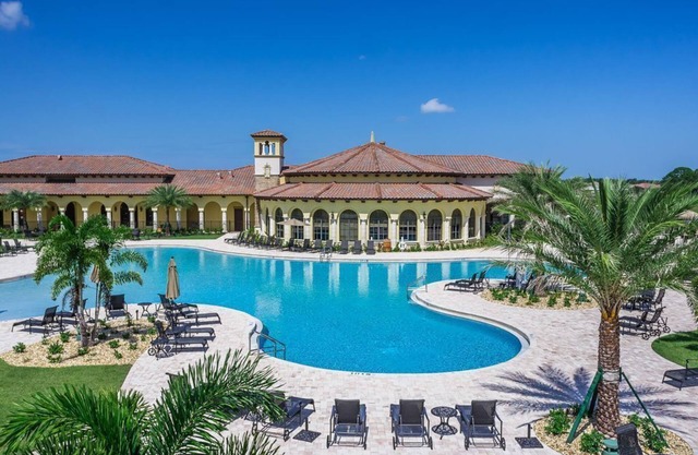 Sunny Paradise Vacation