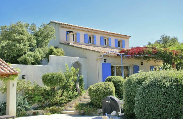 Villa en Villes-sur-Auzon con Piscina y Jardín