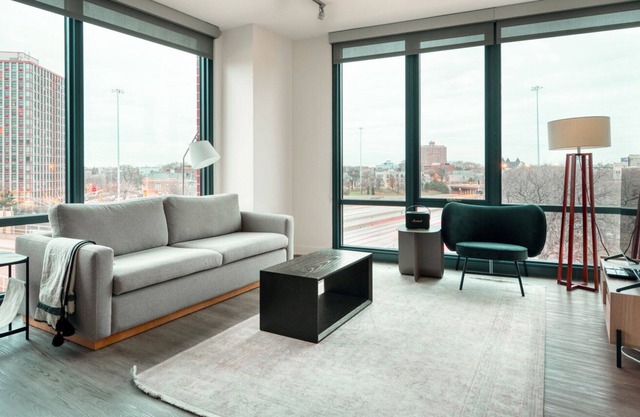 Sunny River West 1BR w/ Rooftop & Gym, steps to Blue Line, by Blueground