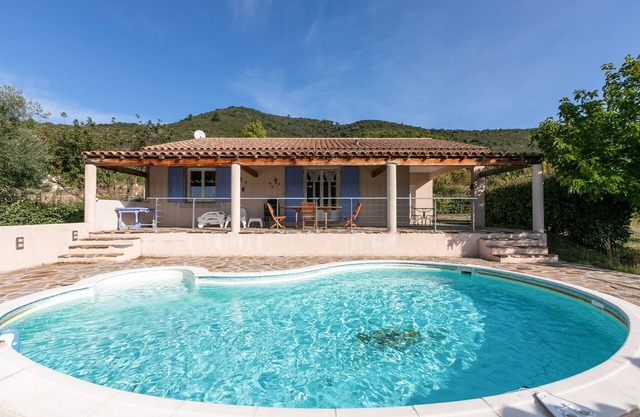 Villa en Roquebrun con piscina privada