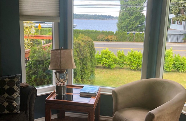 Sunny Saltair Seaview Cottage con jacuzzi privado