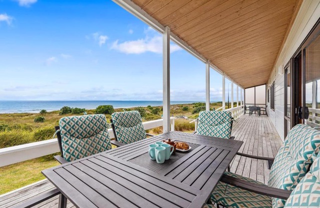 Sunny Seas Papamoa Beachfront Retreat
