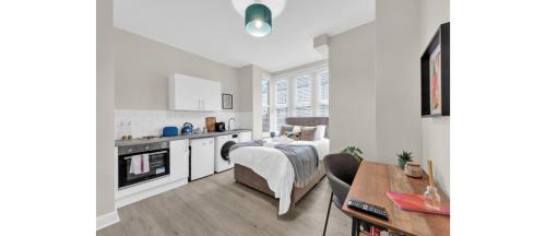 Sunny Serenity: Studio Living with a Breeze