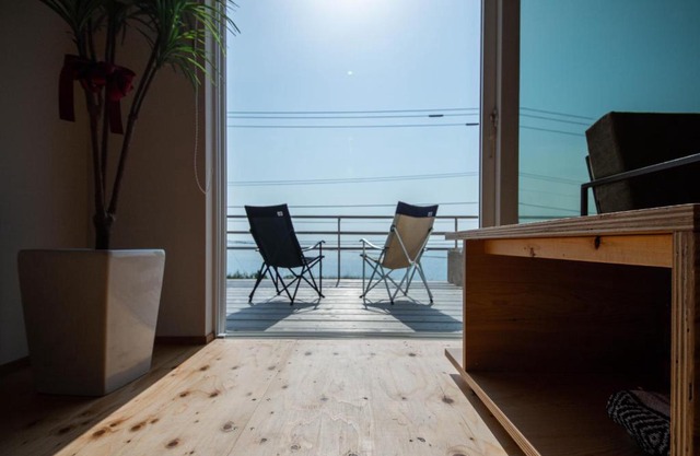 Sunny SIDE HOUSE