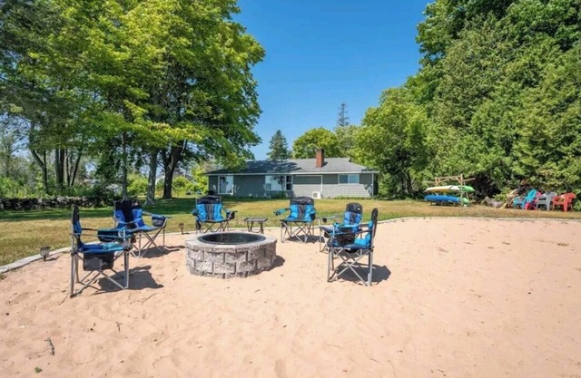 Sunny Skys Upper Peninsula Michigan Lakehouse