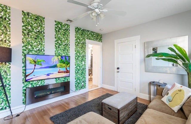 Sunny & Spacious 2BD, 1BA WFH Apt-Huge Yard & Patio