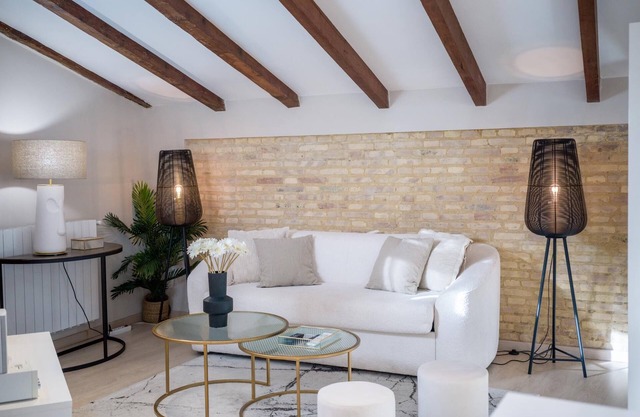 Apto Loft Torres de Serranos, terraza en el centro histórico