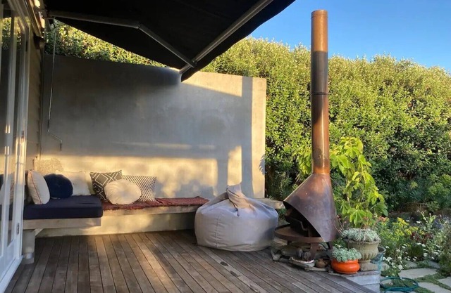 Sunny Villa in Kingsland with pool