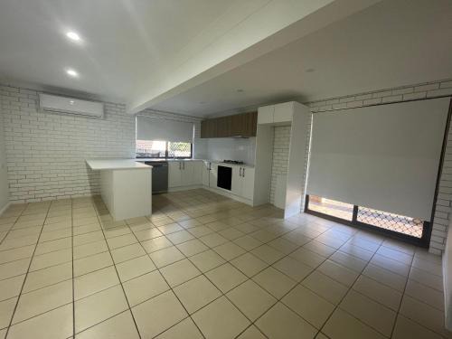 Sunnybank Hills Home - Near Shopping & Dining
