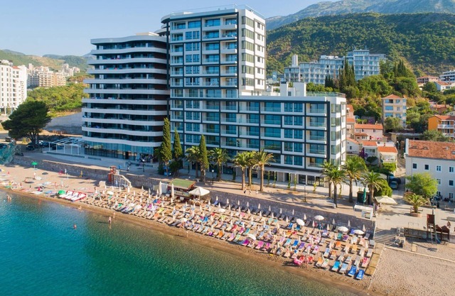 Sunraf Luxe Apartments