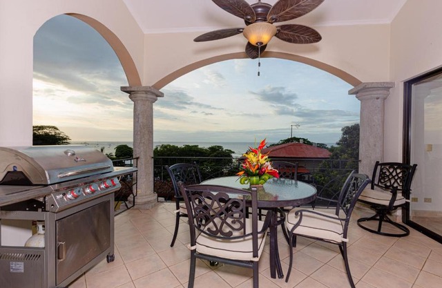 Sunrise 48- 3 Bedroom Ocean View Penthouse Condo