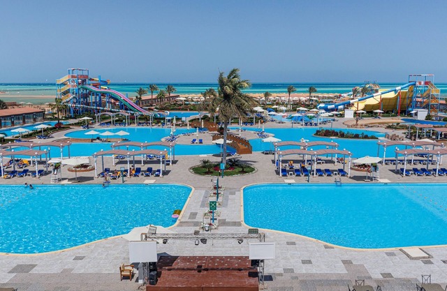 SUNRISE Alora Aqua Park Resort