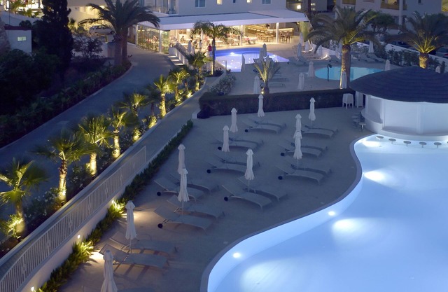 Sunrise Gardens Aparthotel