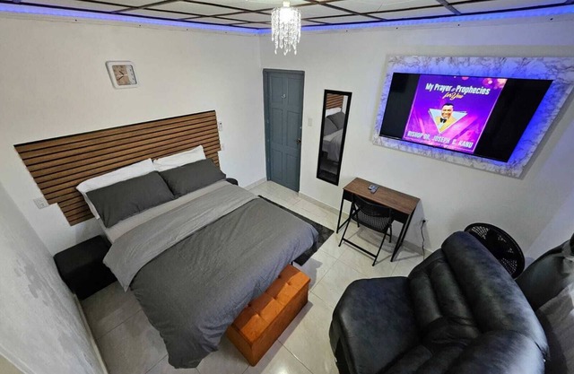 Sunrise Haven: Your Tranquil Barbados Getaway Awaits!