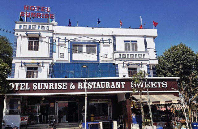 Sunrise Hotel & Restaurant