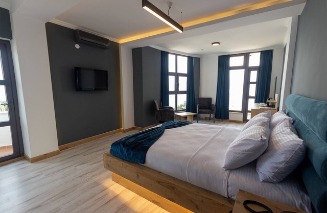 Sunrise Hotel