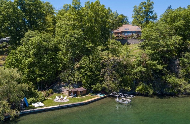Sunrise Lake House - Stunning Canandaigua Lake Views!