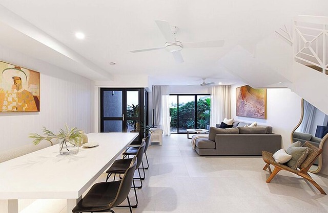 'Sunrise Luxury Beach Retreat' ~ Pooch Friendly