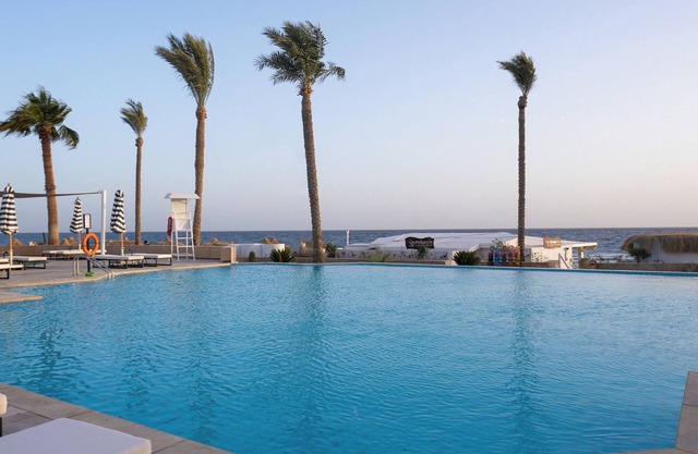 SUNRISE Remal Beach Resort